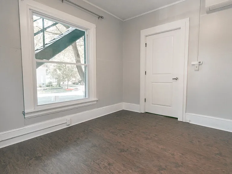 1002 N Aurora St — Photo 160