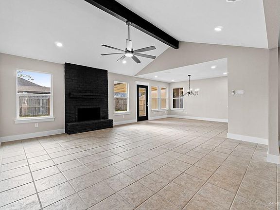 5th image of 2332 Park Wood Dr