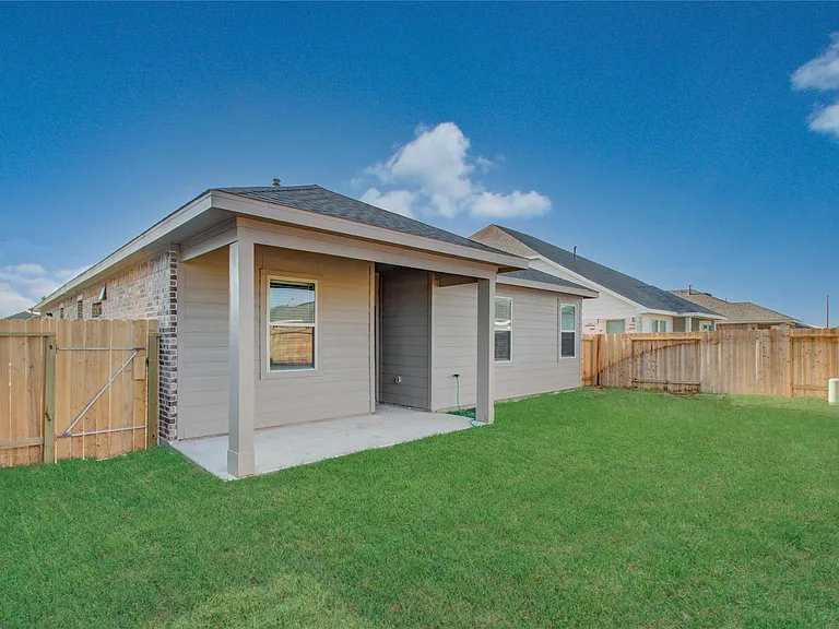 8418 Beacon Bay Cir — Photo 39