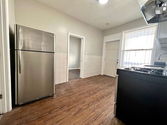 4th image of 600 Two Christiana #3338-1