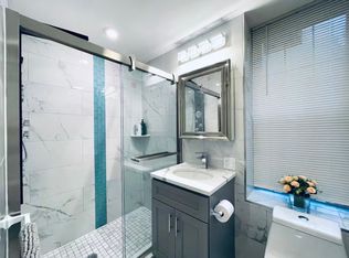350 S 16th St #2F, Philadelphia, PA 19102