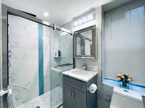 350 S 16th St #2F, Philadelphia, PA 19102