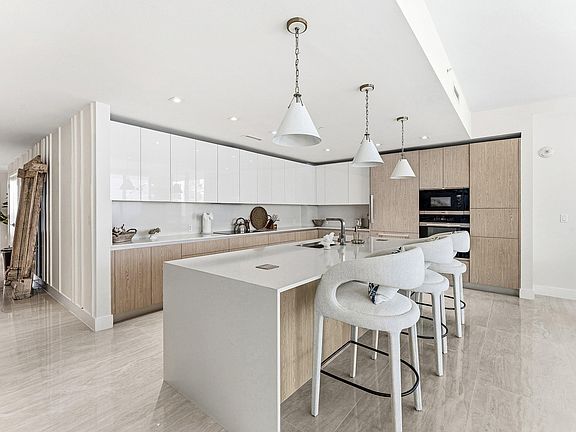 3rd image of 3100 N Ocean Drive #1702p