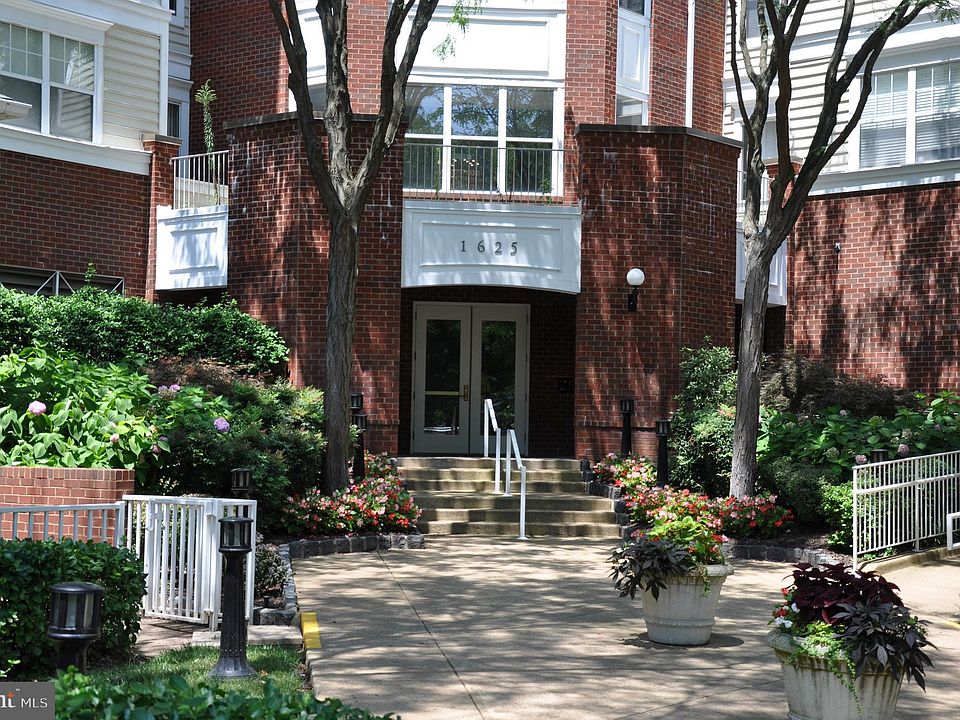 1st image of 1625 International Dr Unit 216
