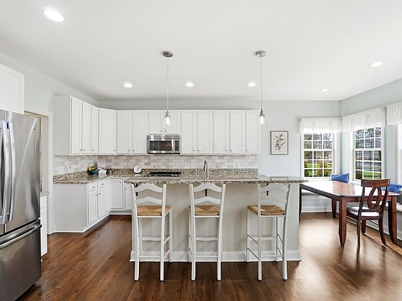 3rd image of 10080 Corona Ln