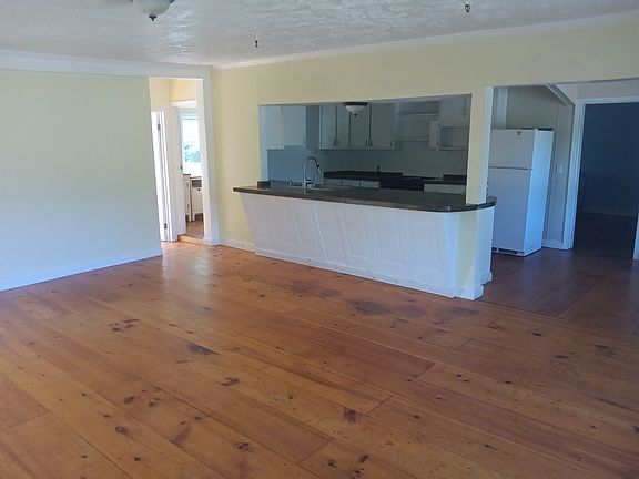 3rd image of 166 Pleasant Ridge Rd #3