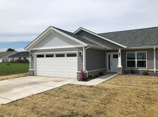 110 Crimson Ct, Highland, IL 62249