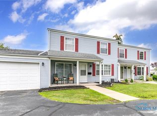 3764 Lakepointe Dr, Northwood, OH 43619