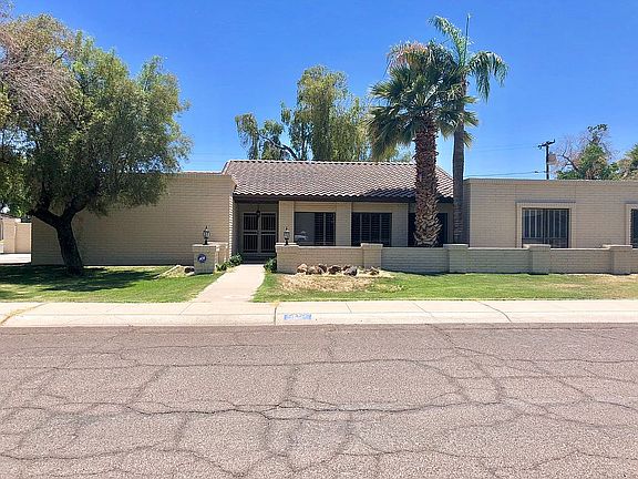 2nd image of 111 E Desert Park Ln