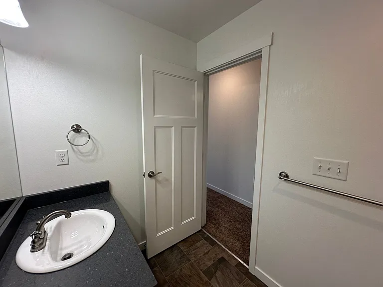 4726 Hadley St — Photo 32