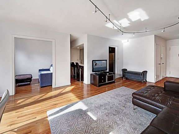 3rd image of 315 E 65th St APT 8E