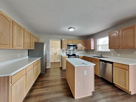 3rd image of 10765 Standish Pl