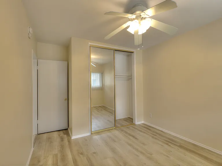 4808 Riverton Ave #6 — Photo 18