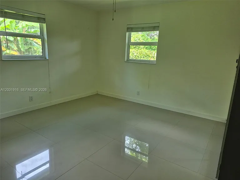 1401 SW 32nd Ct — Photo 10
