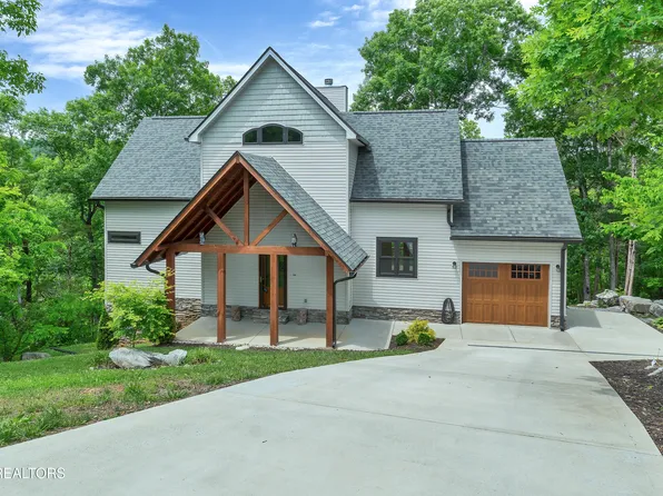 134 Fairway Cir, Townsend, TN 37882