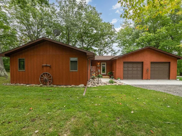 3042 Henderson Lake Rd, Lupton, MI 48635