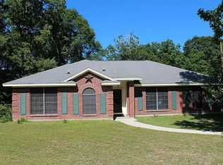 818 Country Club Dr, New Caney, TX 77357