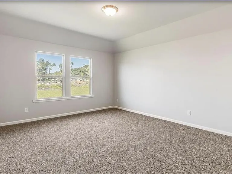 341 Sawyer — Photo 14