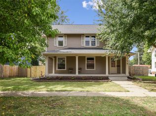 303 N B St, Indianola, IA 50125