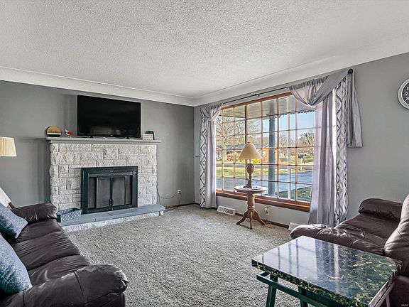 5th image of 219 Bauer Ln