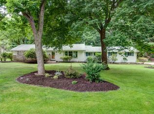 11946 Hawthorn Dr, Northfield, OH