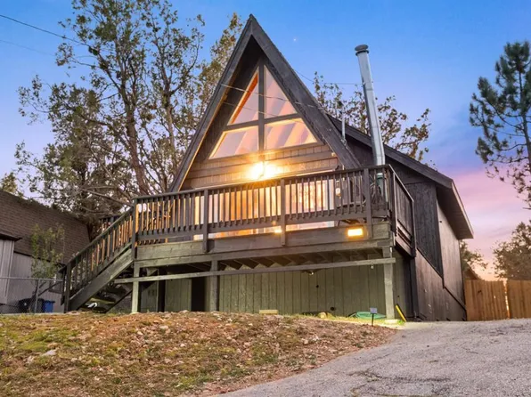 166 Imperial Ave, Sugarloaf, CA 92386