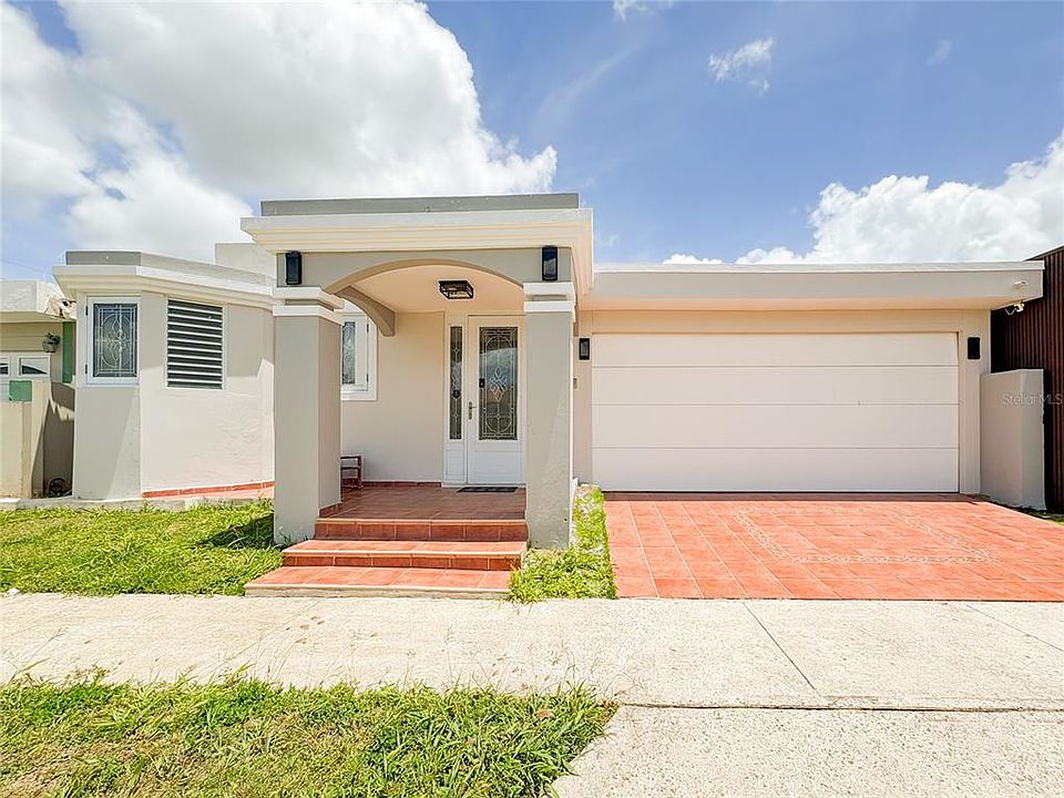 1st image of 119 ESMERALDA | PASEO DE SANTA BARBARA