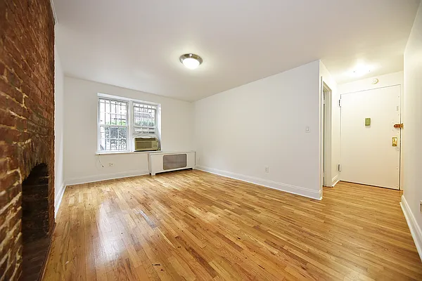 Rented by Buchbinder & Warren | media 28