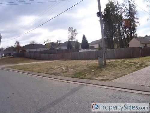 3rd image of 74 Laurel Creek Dr