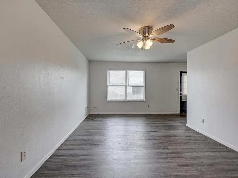 713 S Walker St #A — Photo 14