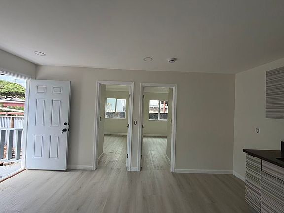 2nd image of 942 Akepo Ln #C
