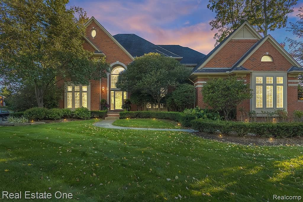6957 Oakhurst Ridge Rd, Clarkston, MI 48348 Zillow