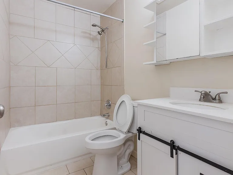 513 Gilmore Way — Photo 19