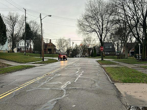 4th image of 1609 Tonawanda Ave