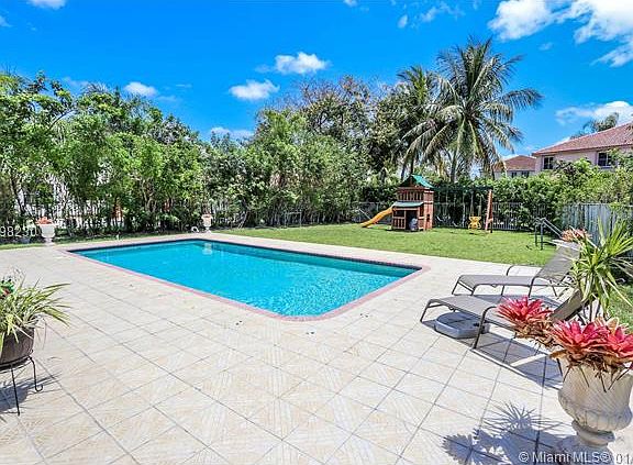 4th image of 4093 Staghorn Ln