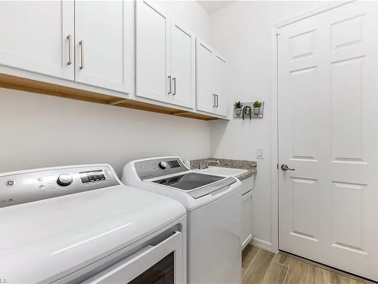 25078 Golden Fern Dr — Photo 17