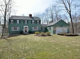 5 Dodge Dr, West Hartford, CT 06107