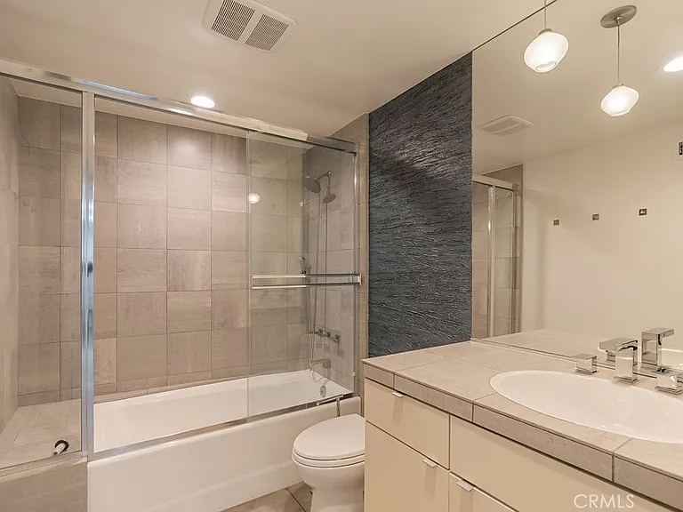 920 Skyline Dr — Photo 47