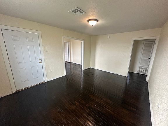 5th image of 3921 Roselawn Dr