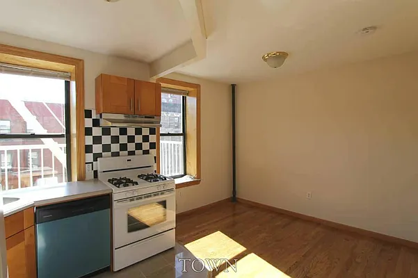 Rented by Town Residential | media 14