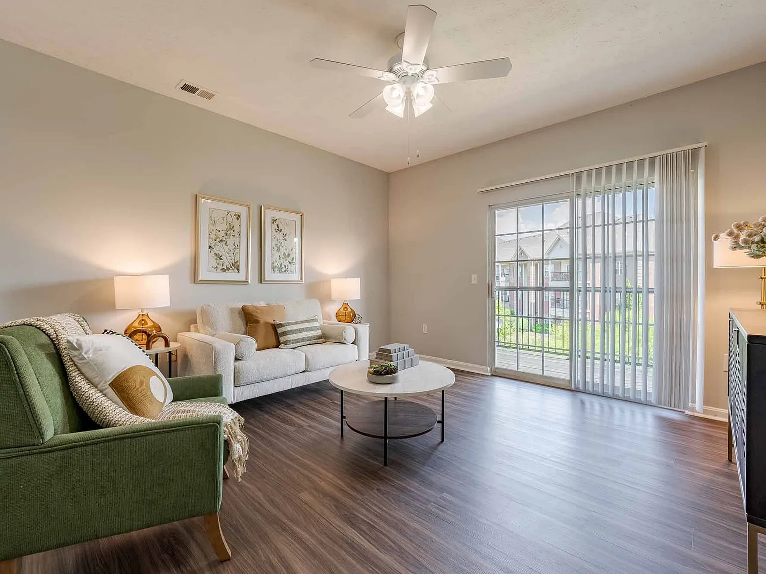 Blankenbaker Crossings Apartment Homes — Photo 4