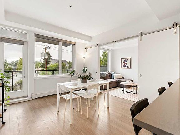 3rd image of 1526 S 9th Ave SE #203