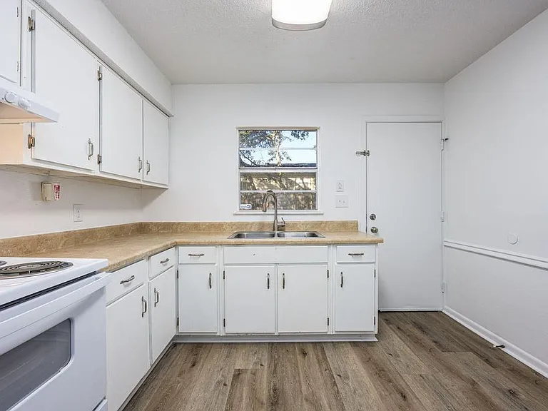 1013 Holton Ave #2 — Photo 9