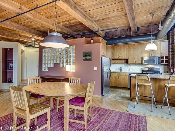 4th image of 900 N Lake Shore Dr #1423