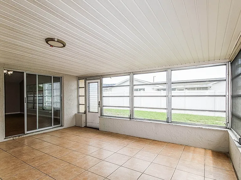 7043 Fireside Dr — Photo 10