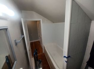 655 5th St #R-2, Whitehall, PA 18052