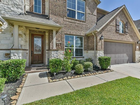 3rd image of 5934 Green Meadows Ln
