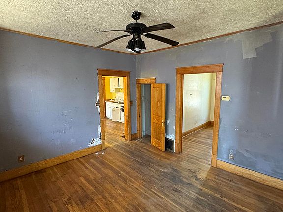 4th image of 4622 S 32nd St