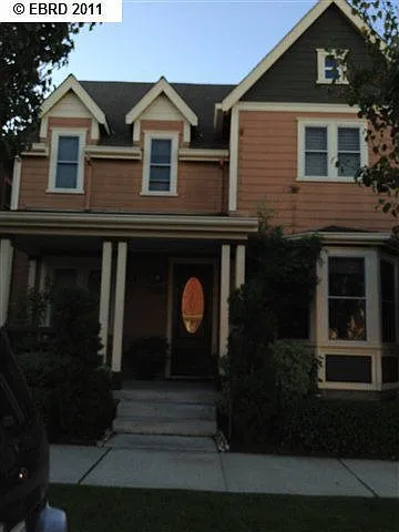 2030 Lewis St photo 1
