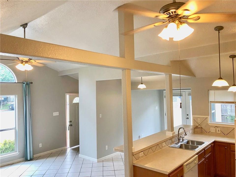 1st image of 909 Hill Wood Dr #A